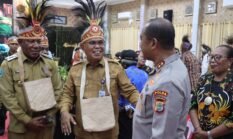 Kapolda Papua Barat Hadiri Pembukaan Pleno XIX Dewan Adat Papua Se-Tanah Papua di Kabupaten Teluk Wondama